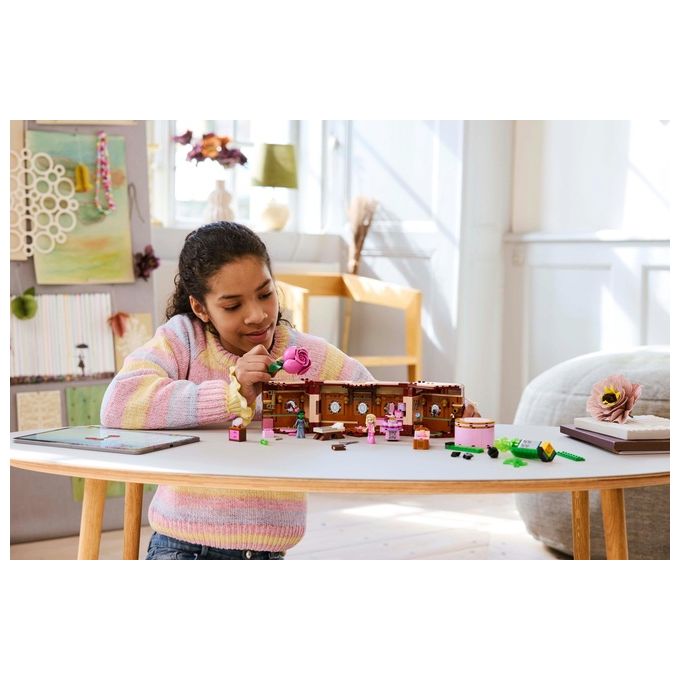 LEGO Wicked 75683 - Dormitorio di Glinda and Elphaba, Set da 740 pezzi con Minidoll Day and Night, Accessori, Valigetta Decorativa, Eta' 8+