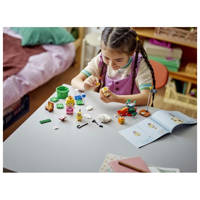 Lego Super Mario Avventure di Peach Interattiva Giocattolo con 4 Personaggi Nintendo tra cui la Principessa e un Toad Giallo