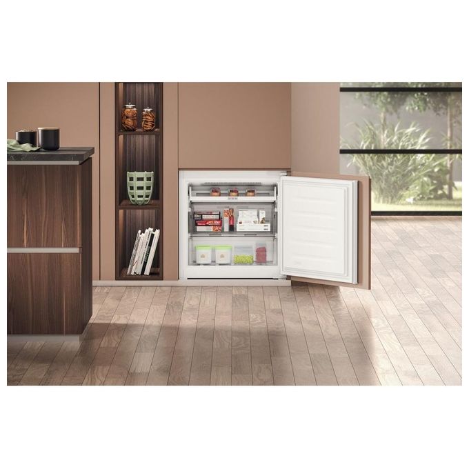 Hotpoint HA SP70 T111 Frigorifero da Incasso Combinato Larghezza 70 cm Total No Frost Classe E