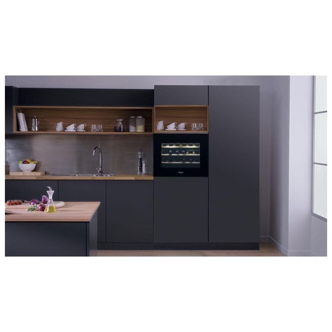 Hotpoint HA WC512 Cantinetta Vino 24 Bottiglie Nero Classe energetica G 3 Ripiani in rovere 45 cm Inox