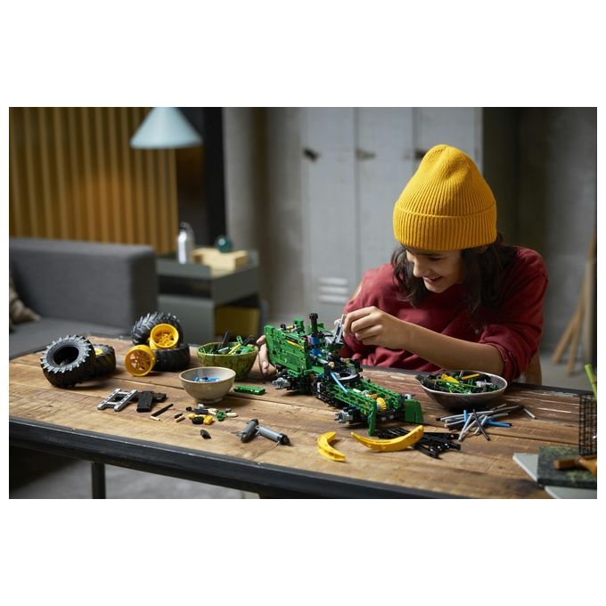 LEGO Technic 42157 Trattore John Deere 948L-II, Modellino da Costruire di Veicolo Giocattolo con Funzioni Pneumatiche e 4WD
