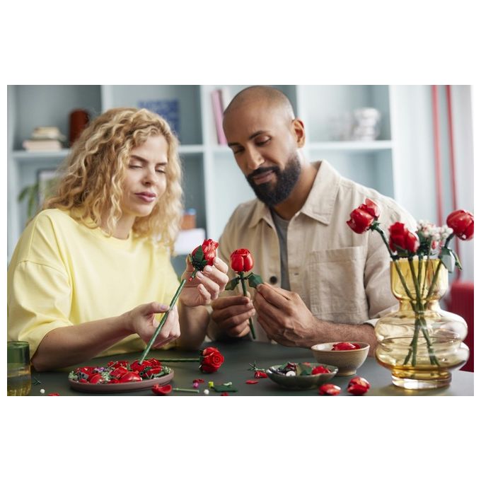 LEGO Icons 10328 Bouquet di Rose, Set Fiori Finti per Adulti, Decorazione Casa, Idea Regalo per Lei o Lui, Collezione Botanica