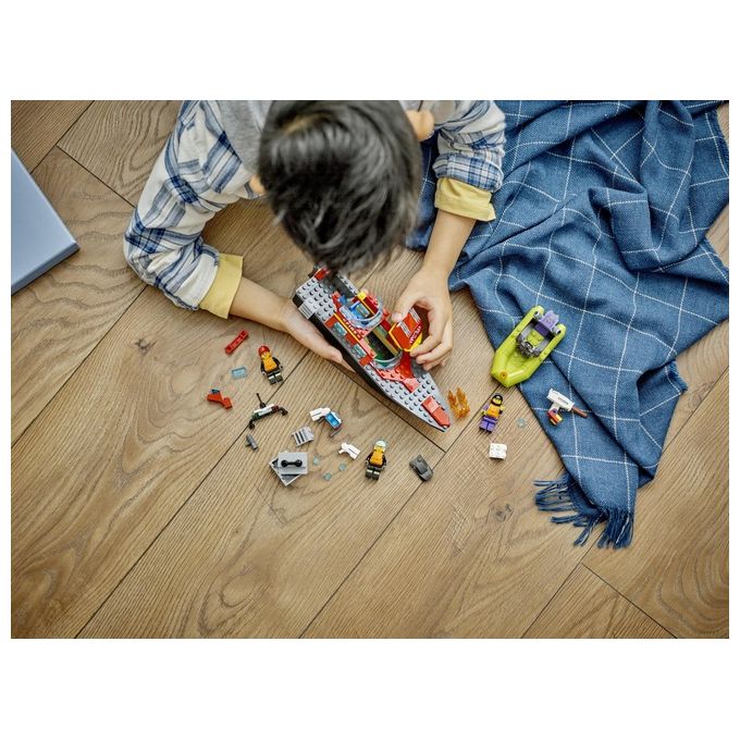 LEGO City Fire 60373 Barca di Soccorso Antincendio dei Vigili del Fuoco, Nave Giocattolo, Gommone e Minifigure, Idee Regalo