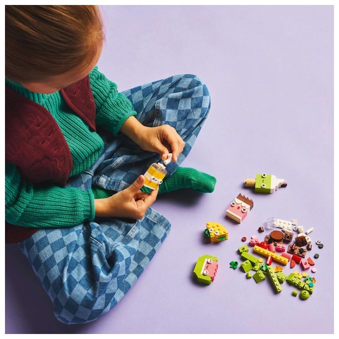 LEGO Classic Alimenti Creativi Piccolo Set di Giochi di Fantasia per Bambini e Bambine da 4 Anni in su con Cibo Giocattolo in Plastica da Costruire e Ricostruire in Altre Forme Idea Regalo 11039