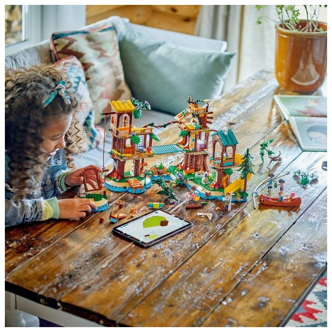 LEGO Friends La Casa sull'Albero al Campo Avventure Gioco Educativo per Bambine e Bambini da 8 Anni con Casa da Costruire 5 Mini Bamboline e 5 Animali Giocattolo Idea Regalo di Compleanno 42631