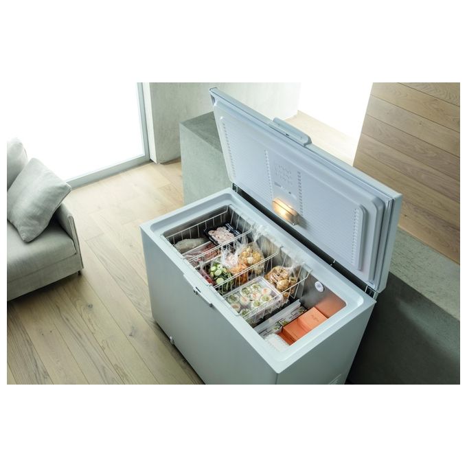 Whirlpool WHE31352 FO 2 Congelatore a Pozzetto Capacita' 312 Litri Classe energetica E  FastFreezing Tecnologia 6° SENSO Space Max 91,6 cm Bianco