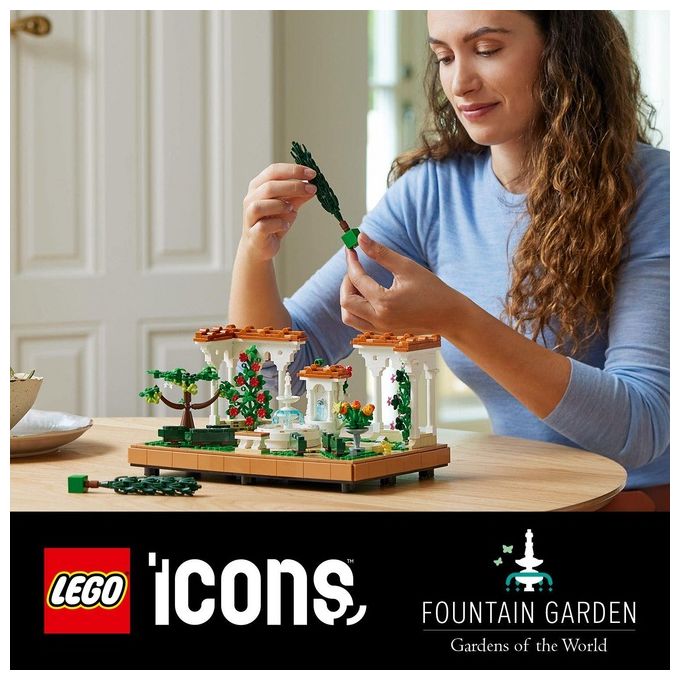 LEGO Icons 10359 - Giardino con Fontana, Set da Costruzione Decorativo 1302 Pezzi, Fontana a 2 Livelli, Pergolati Fioriti, Moduli Personalizzabili, Eta' 18+