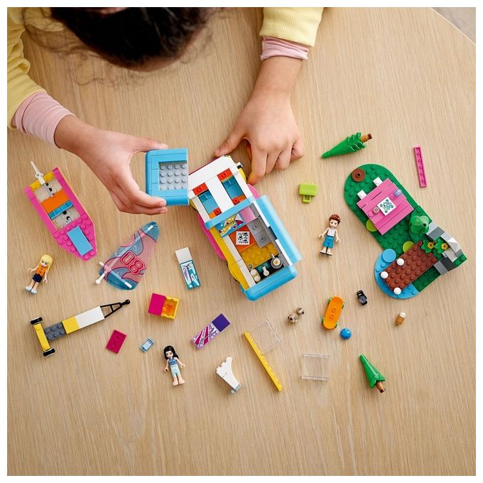 LEGO Friends Camper Van nel Bosco con Barca a Vela