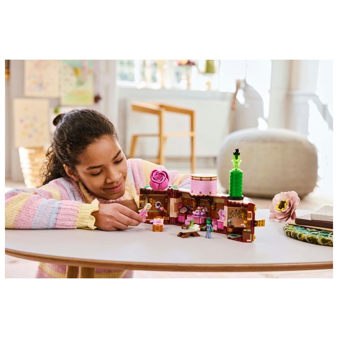 LEGO Wicked 75683 - Dormitorio di Glinda and Elphaba, Set da 740 pezzi con Minidoll Day and Night, Accessori, Valigetta Decorativa, Eta' 8+