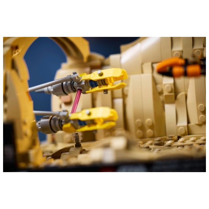 LEGO Star Wars Diorama Gara dei Sgusci su Mos Espa di Anakin Skywalker, Kit Modellismo per Adulti dal Film La Minaccia Fantasma, Gadget da Collezione