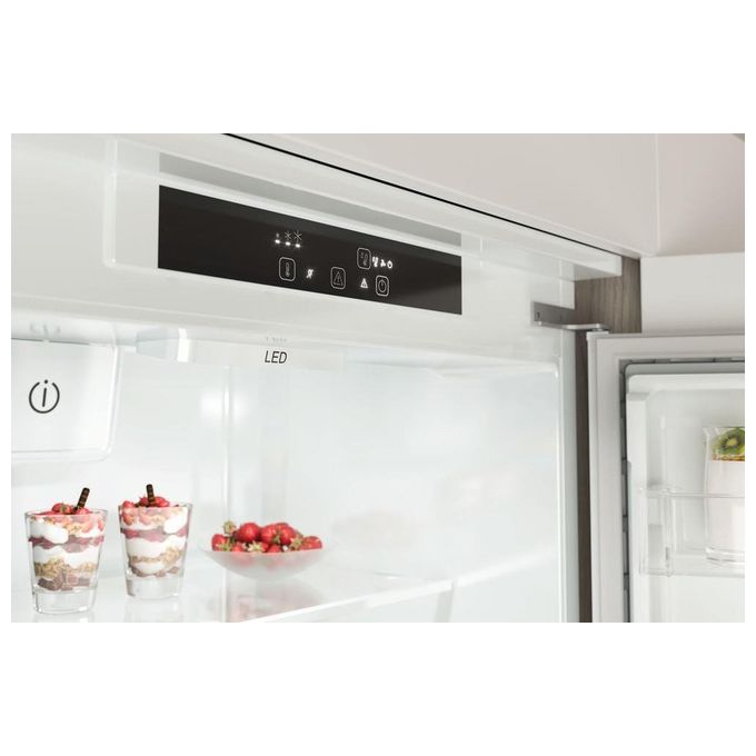 Indesit IND 401 Frigorifero Combinato da Incasso Capacita' 400 Litri Classe energetica F Low Frost Pure Wind Aircooler 193,5 cm Bianco