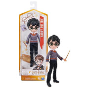 Wizarding World Bambola Articolata Harry Potter 20cm Bacchetta e Divisa di Hogwarts Inclusa