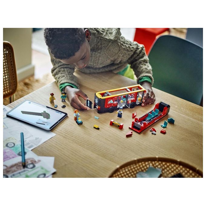 LEGO City Autobus Turistico Rosso a Due Piani Giochi per Bambini e Bambine da 7 Anni in su con Veicolo Giocattolo in Stile Londinese da Costruire e 5 Minifigure Idea Regalo di Compleanno 60407