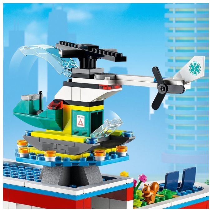 LEGO City Ospedale Set con ambulanza Giocattolo ed Elicottero di Soccorso