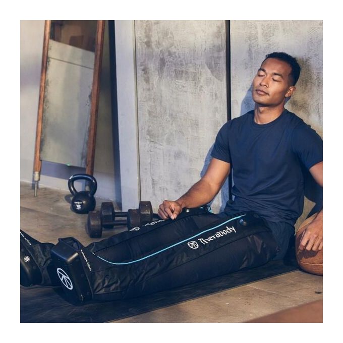 Therabody RecoveryAir JetBoots - Stivali da massaggio ad aria a compressione sequenziale per piedi e gambe per la circolazione e il recupero atletico (Medium)