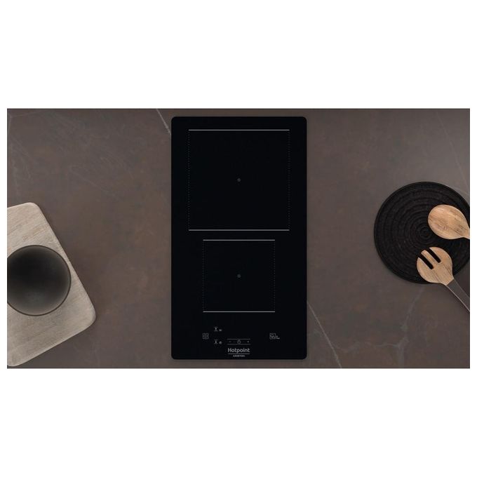 Hotpoint HQ 0930S NE Piano Cottura ad Induzione 2 Zone Comandi centrali a sfioramento 9 Livelli di potenza MyMenu 29 cm Nero