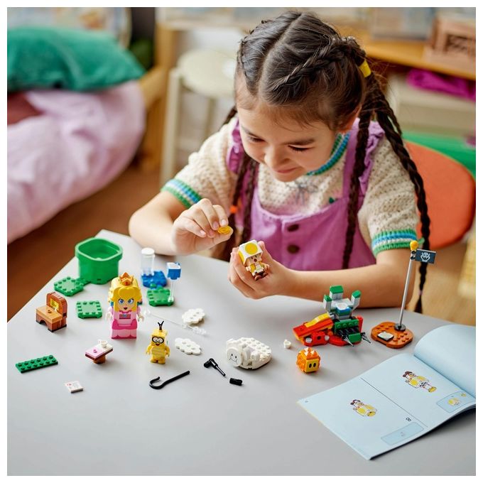 Lego Super Mario Avventure di Peach Interattiva Giocattolo con 4 Personaggi Nintendo tra cui la Principessa e un Toad Giallo
