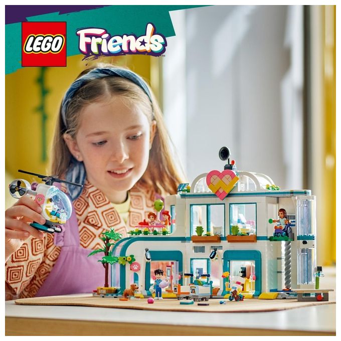 LEGO Friends 42621 Ospedale di Heartlake City, Giochi Educativi per Bambini di 7+ con Elicottero Giocattolo e 5 Mini Bamboline