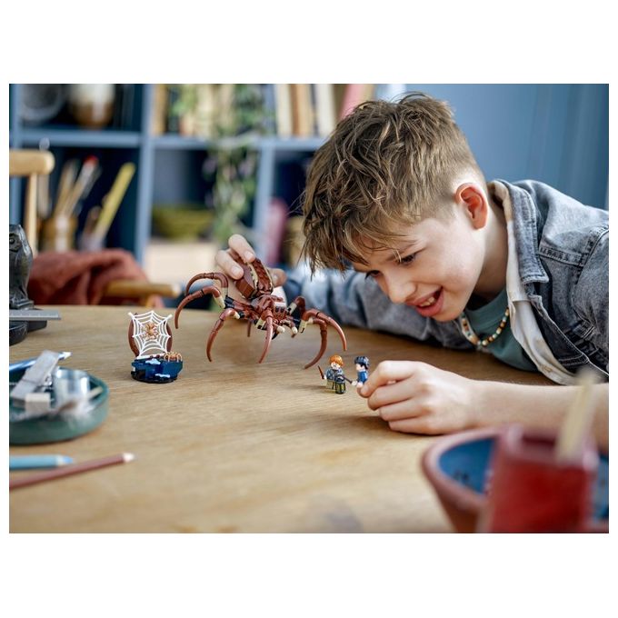 LEGO Harry Potter Aragog nella Foresta Proibita Grande Ragno Giocattolo da Costruire con Parti Snodabili Giochi di Magia per Bambini e Bambine da 7 Anni in su con 2 Minifigure e Accessori 76434