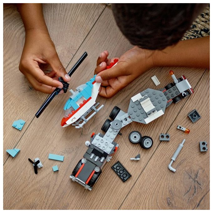LEGO Creator 31146 3in1 Autocarro con Elicottero, Giochi per Bambini 7+ Anni Ricostruibile in Aereo e Cisterna o Auto e SUV