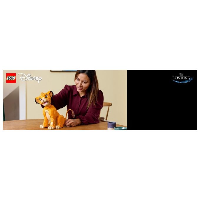 LEGO 43247 Disney Classic Set da Costruzione per Adulti Giovane Simba Re Leone 1445 Pezzi con Testa Mobile per Diverse Pose App LEGO Builder Compatibile colore Multicolore