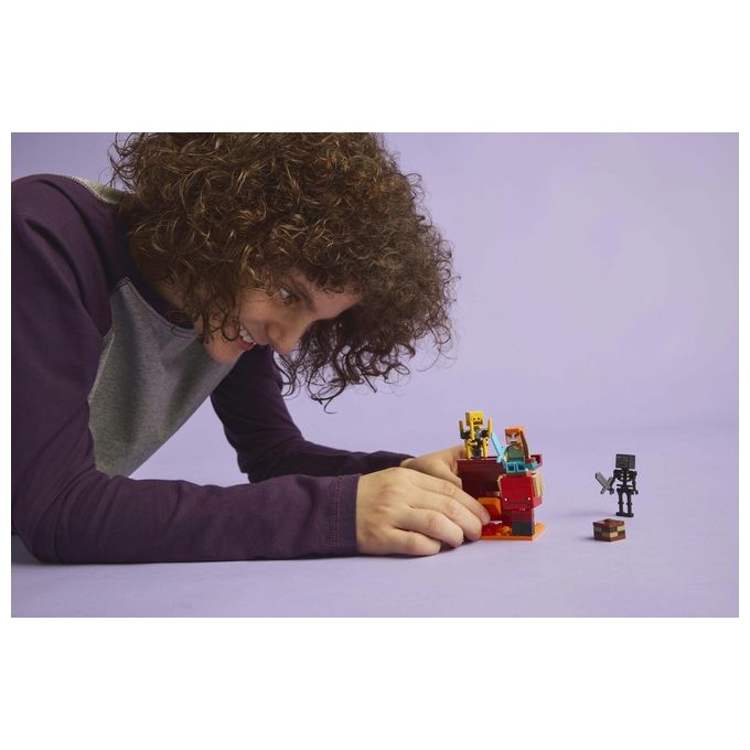 LEGO Minecraft Battaglia sul Ponte del Nether Gioco d'Avventura per Bambini e Bambine da 6 Anni Piccolo Set da Costruire con Funzioni e 4 Personaggi del Videogioco Idea Regalo di Compleanno 21266
