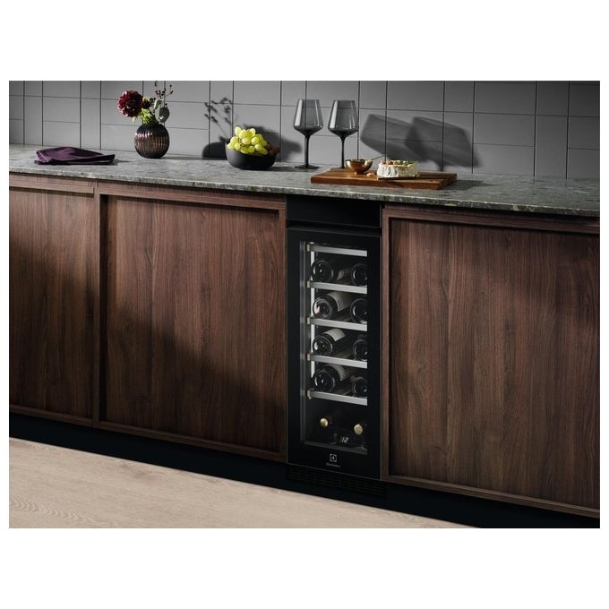 Electrolux EWUS018B7B Cantina Vino da Incasso Classe G Nero