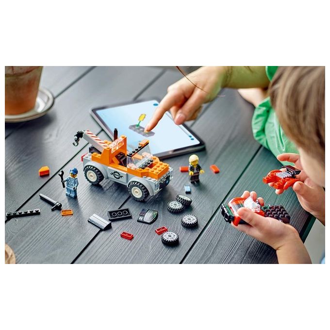 LEGO City Autogru' e Officina Auto Sportive Giocattolo Giochi Creativi da Meccanico per Bambini e Bambine da 4 Anni con Camion Carro Attrezzi e Macchina da Costruire Idea Regalo da Collezione 60435