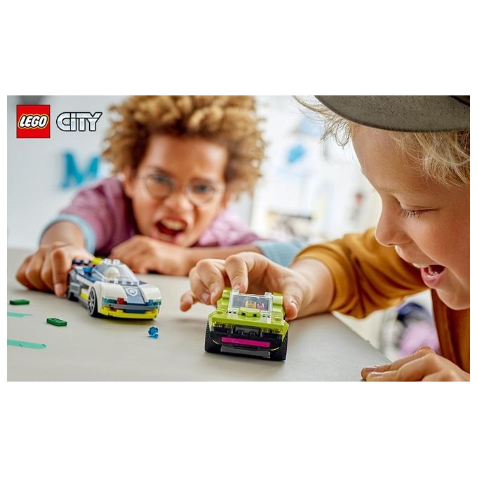 LEGO City 60415 Inseguimento della Macchina da Corsa, 2 Modellini di Auto della Polizia, Giocattolo per Bambini di 6+ Anni