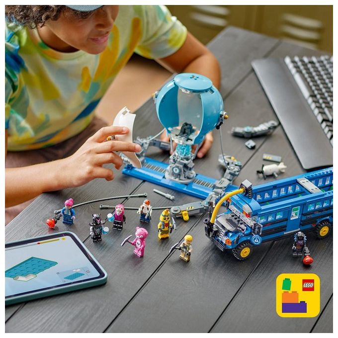 Lego 77073 Fortnite Bus della Battaglia Set da Costruzione 954 pezzi con 9 Minifigure eta' 10+