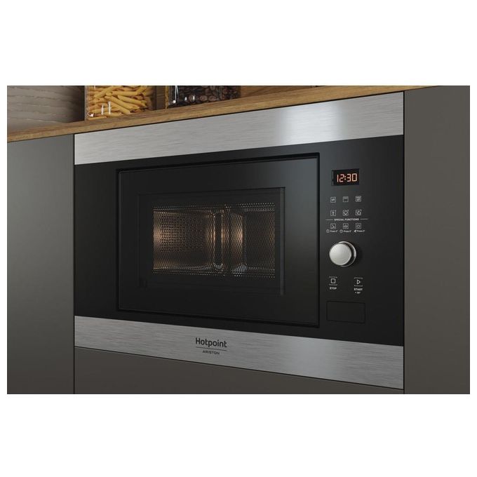 Hotpoint MF20G IX HA Microonde con Grill Capacita' 20 Litri Potenza 800W Apertura con pulsante a bandiera Auto Cook Scongelamento Nero-Acciaio Inox