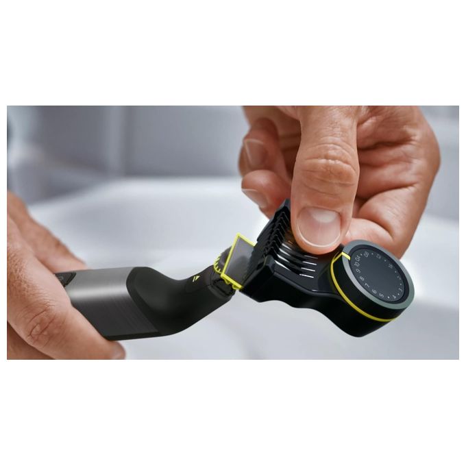 Philips QP6652 OneBlade Pro 360 Regolabarba Face Body uso Bagnato e Secco 20 livelli autonomia 120 min colore Cromo