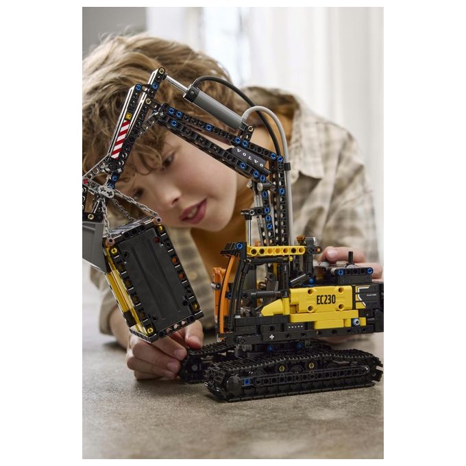 Lego Technic Autocarro Volvo FMX Ed Escavatore Elettrico EC230