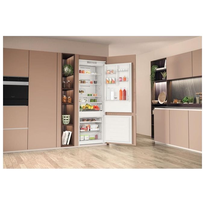 Hotpoint HA SP70 T111 Frigorifero da Incasso Combinato Larghezza 70 cm Total No Frost Classe E