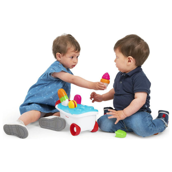 Chicco 00012149000000 Gioco Carretto dei Gelati 2in1 con Attivita' di Impilamento e Incastro e Playset da 19 Pezzi colore Multicolore