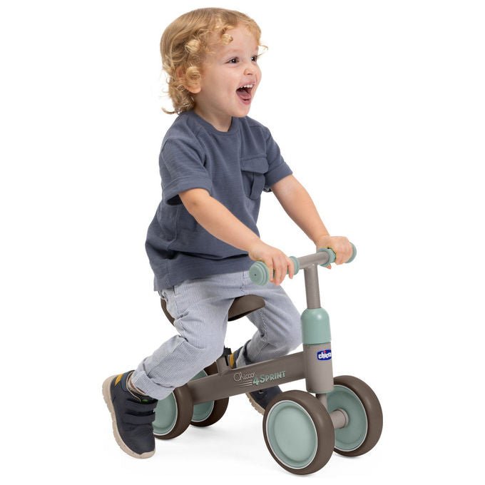 Chicco 00012249000000 4 Sprint Quadriciclo Senza Pedali Telaio Metallo Ruote Gomma 20 Kg 1-3 Anni colore Beige