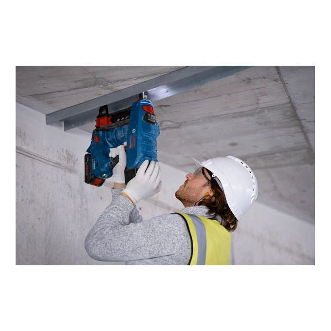 Bosch 06019L7001 GNB 18V-38 Chiodatrice per Calcestruzzo a Batteria 18 V Lunghezza Chiodi 13-38 mm Diametro 2,7-3 mm colore Nero Blu