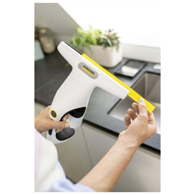 Kärcher 1.633-628.0 WV 1 Compact Care Pulitore di Finestre Elettrico Senza Fili Capacita' 0.1 L Autonomia 25 min Ampiezza 25 cm colore Bianco