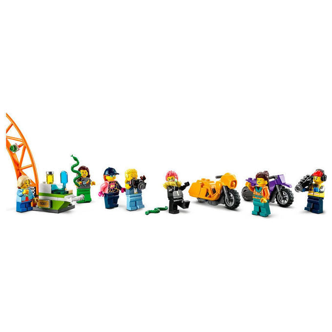 LEGO 60339 Arena delle acrobazie Set da costruzione 598 pezzi 7 minifigure colore Multicolore