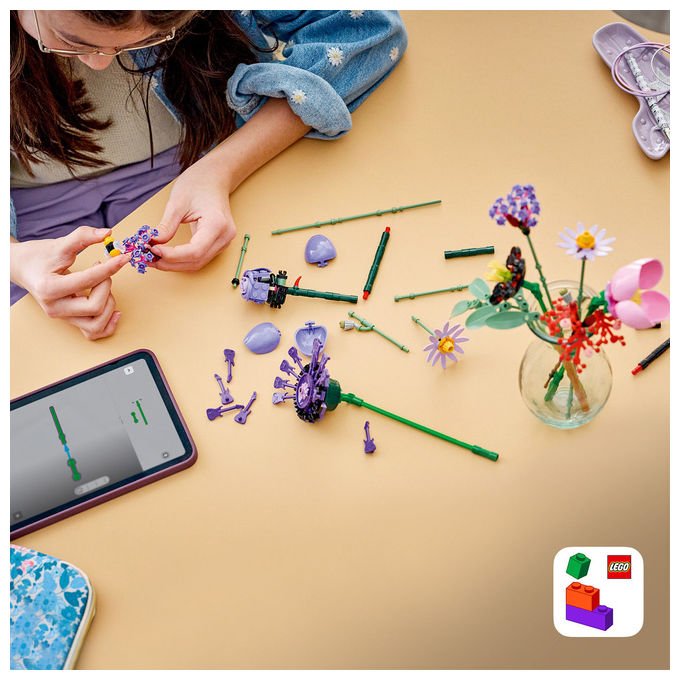 Lego 11507 Botanicals Bouquet di fiori di Olivia Rodrigo 400 pezzi dimensioni 25 cm colore Palette di colori viola con accenti rossi e rosa