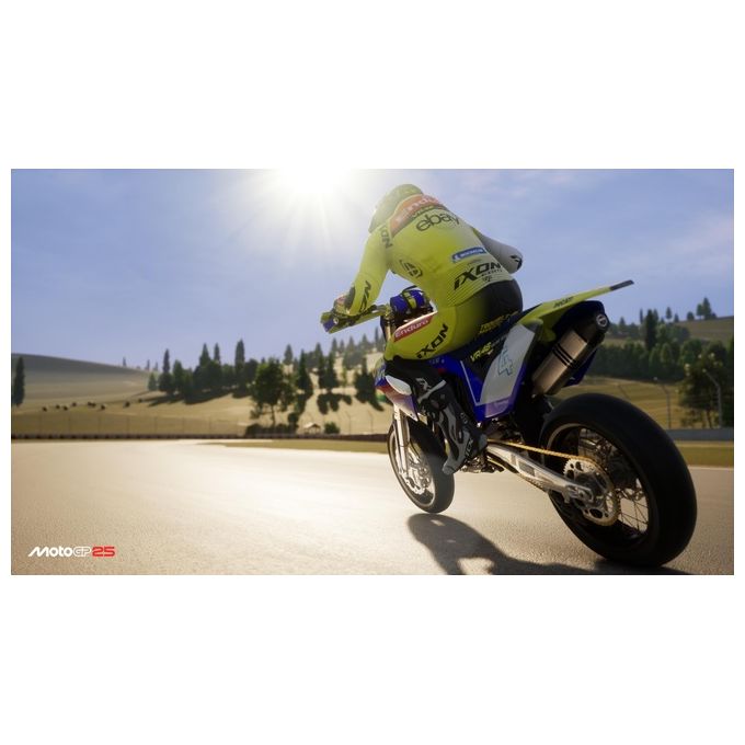 Milestone MotoGP 25 Day One Edition Videogioco PS4 con DLC Off Road Helmets Pack e Iconic Liveries Pack
