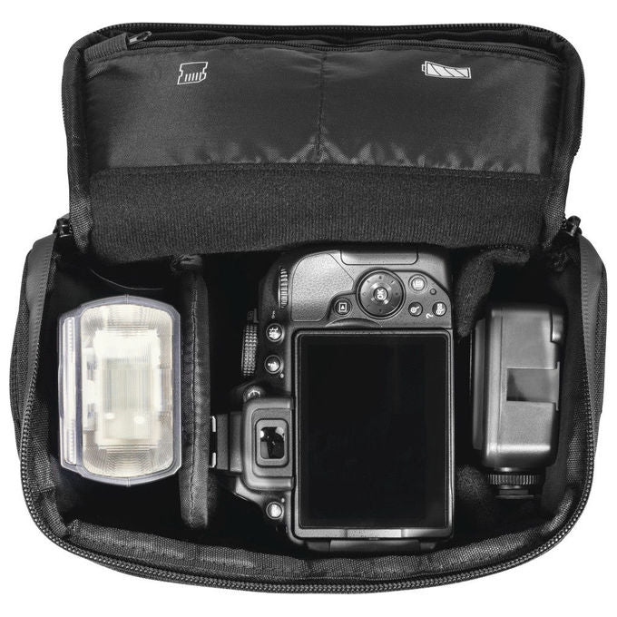 Hama 121338 Matera 130 Borsa a tracolla per Fotocamera Digitale in Poliestere Riciclato con Divisori Regolabili e Tasche Organizzative colore Nero
