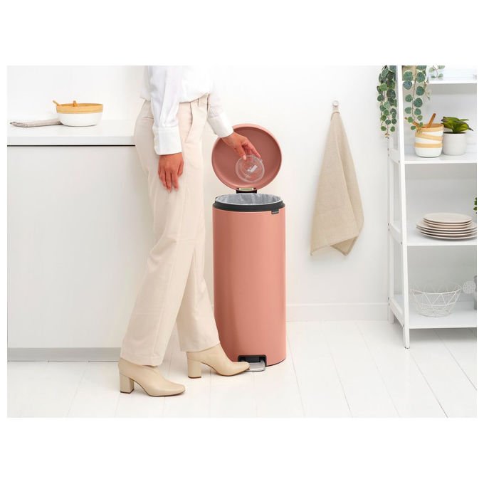 Brabantia 8710755238741 NewIcon Pattumiera a pedale 30 Litri Chiusura silenziosa Sistema antiodore Secchio interno rimovibile colore Warm Copper