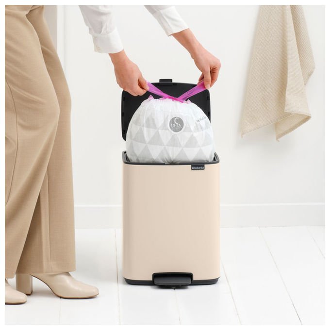 Brabantia 238024 Bo Pedal Bin Pattumiera a Pedale 12 L Acciaio con Chiusura Morbida colore Beige
