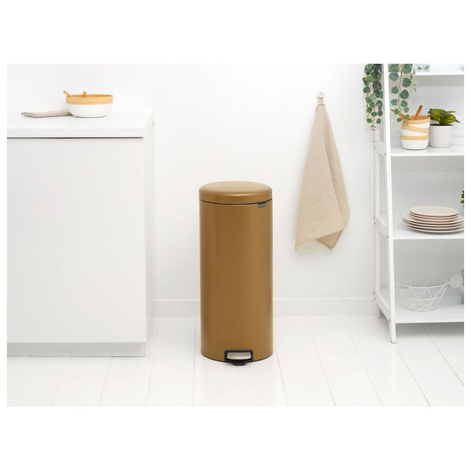 Brabantia 238581 Cestino per Rifiuti Rotondo 30 L Pedale Acciaio con Chiusura Ammortizzata e Base Antiscivolo colore Ottone