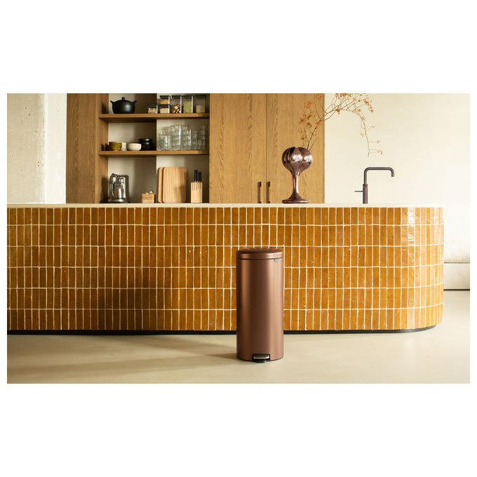 Brabantia 238789 NewIcon Cestino per Rifiuti Rotondo 30 L Acciaio con Chiusura Ammortizzata e Antiscivolo colore Bronzo