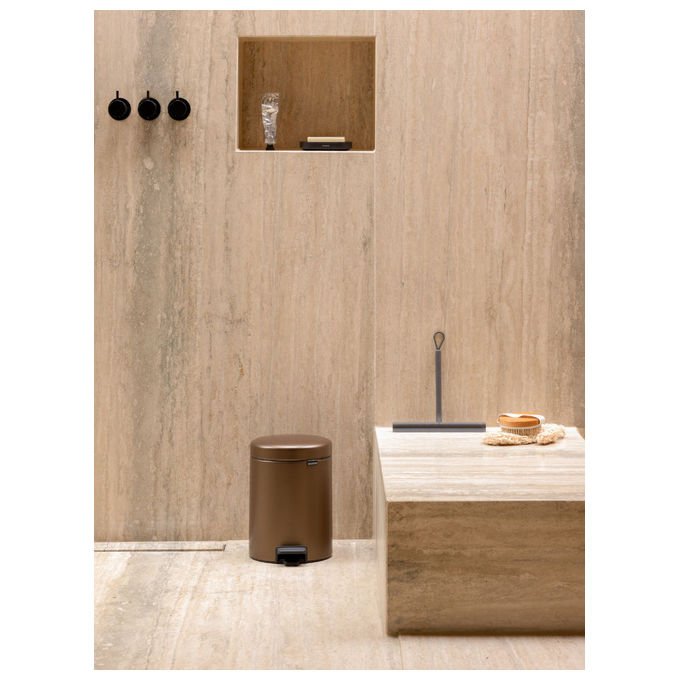 Brabantia 255229 NewIcon Pattumiera a Pedale 5 L Chiusura Ammortizzata Coperchio Anti-Odore colore Marrone