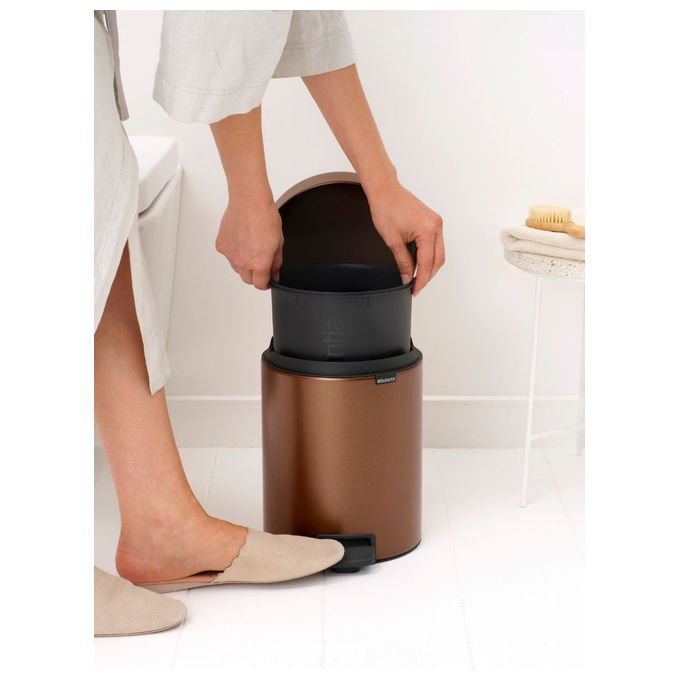 Brabantia 255229 NewIcon Pattumiera a Pedale 5 L Chiusura Ammortizzata Coperchio Anti-Odore colore Marrone