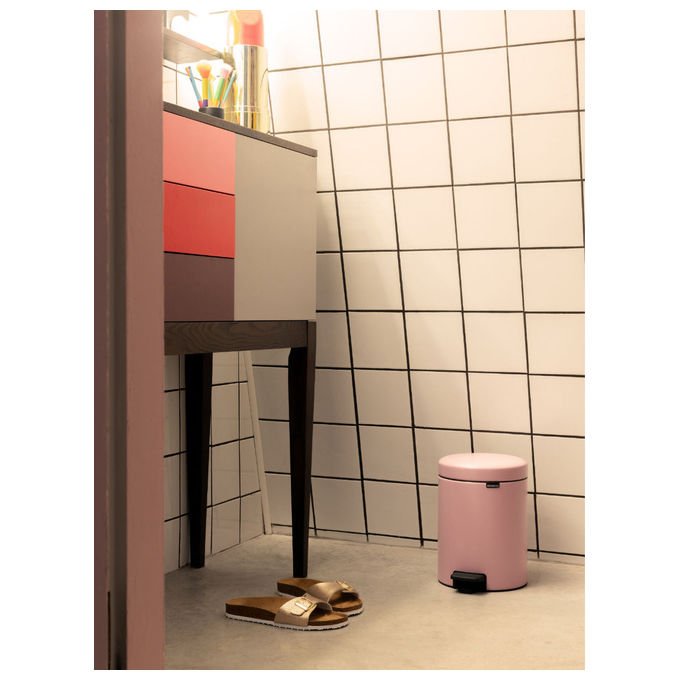 Brabantia NEWICON5L NewIcon Pattumiera a Pedale 5 litri Acciaio con Chiusura Silenziosa e Base Antiscivolo colore Rosa