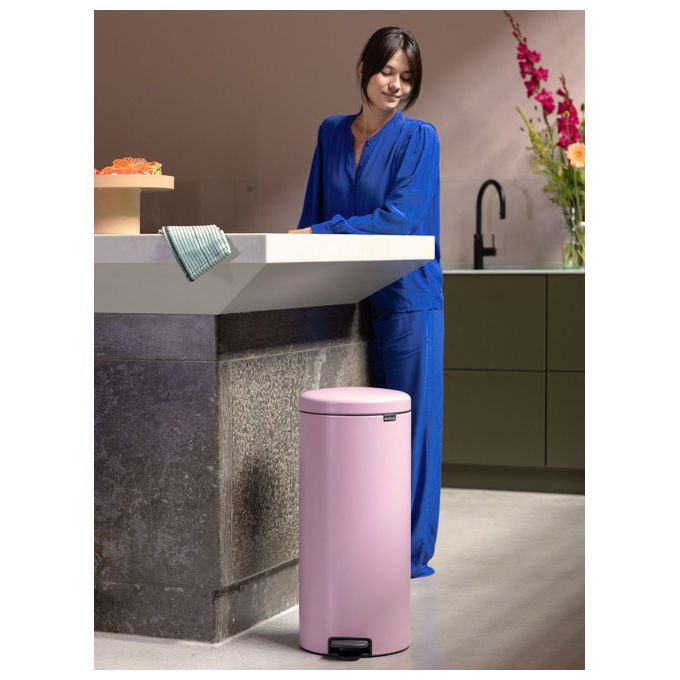 Brabantia 255304 NewIcon Pattumiera a pedale 30 litri Acciaio inossidabile Chiusura ammortizzata Secchio interno rimovibile colore Rosa